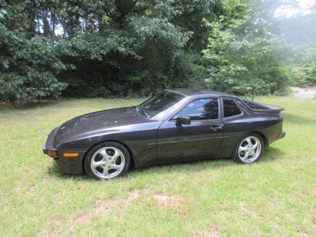 1989 Black Porsche 944 base 2.7L 1989 Porsche 944 Base