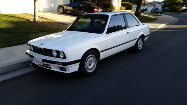 1989 BMW 325i 3-Series E30 5 Speed Manual - Incredible Original Condition 1989 BMW 3-Series 325i