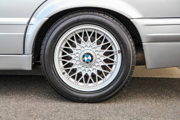 1989 BMW 3-Series Shadowline Trim - photo 13