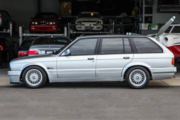 1989 BMW 3-Series Shadowline Trim - photo 3