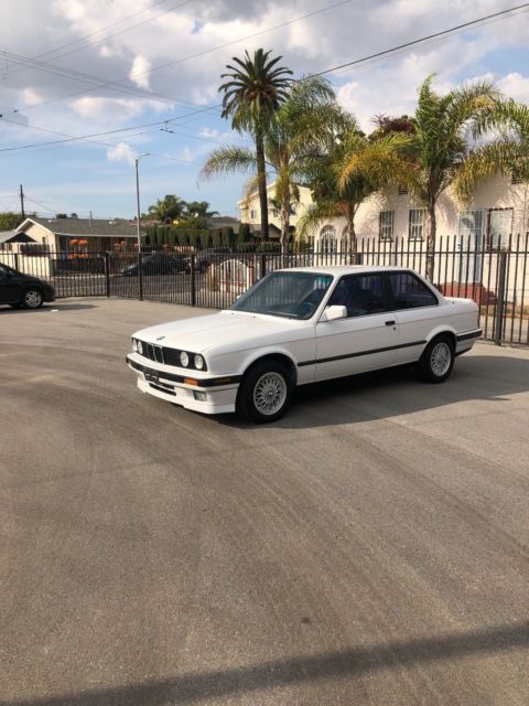 1989 BMW 3-Series 325is - photo 2