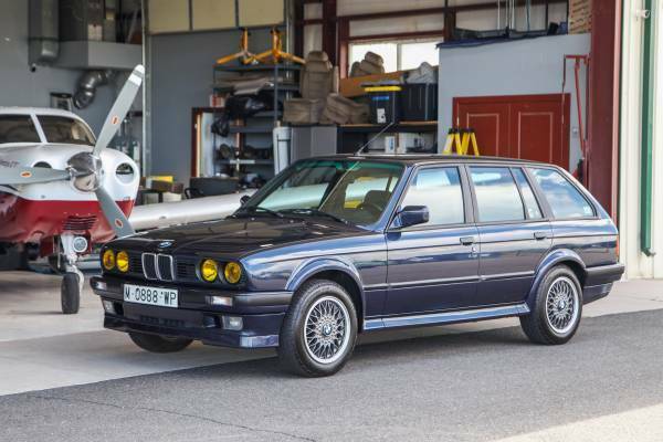 1989 BMW (E30) 325iX Touring (wagon) Royal Blue 5-Speed Manual Nogaro iX Weaves 1989 BMW 3-Series