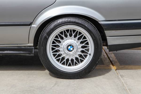 1989 BMW 3-Series Shadowline Trim - photo 10