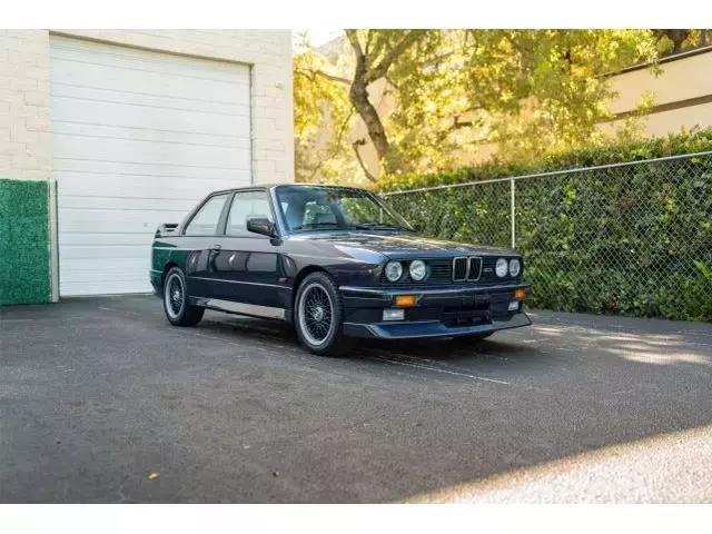 1989 BMW E30 M3 JOHNNY CECOTTO EDITION (1 of 480) 1989 BMW E30 M3 JOHNNY CECOTTO EDITION