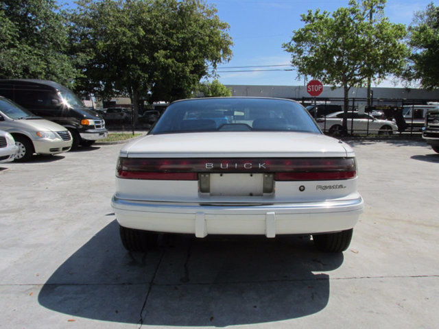 1989 Buick Reatta 2dr Coupe - photo 4