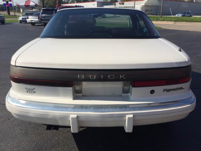 1989 Buick Reatta Base 2dr Coupe - photo 4