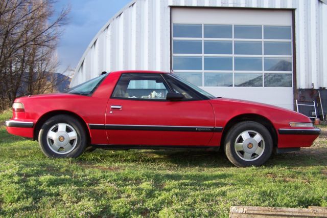 1989 BUICK REATTA COUPE LOW MILES NO RUST!!! 35,000 miles on entire drivetrain 1989 Buick Reatta 2dr Coupe