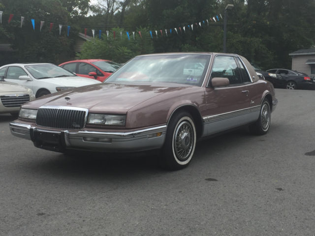 1989 Buick Riviera - photo 2