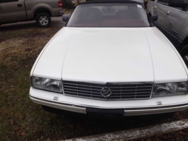 1989 Cadillac Allante CONVERTIBLE - photo 4