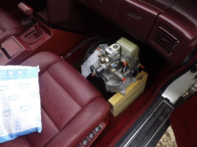 1989 Cadillac Allante CONVERTIBLE - photo 7