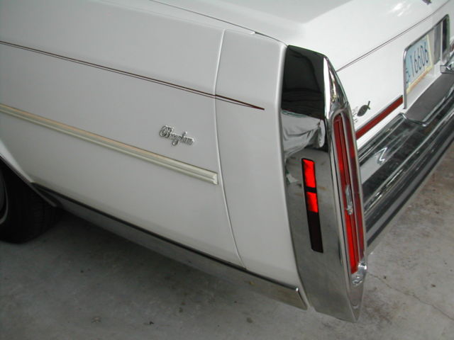 1989 Cadillac Brougham - photo 2