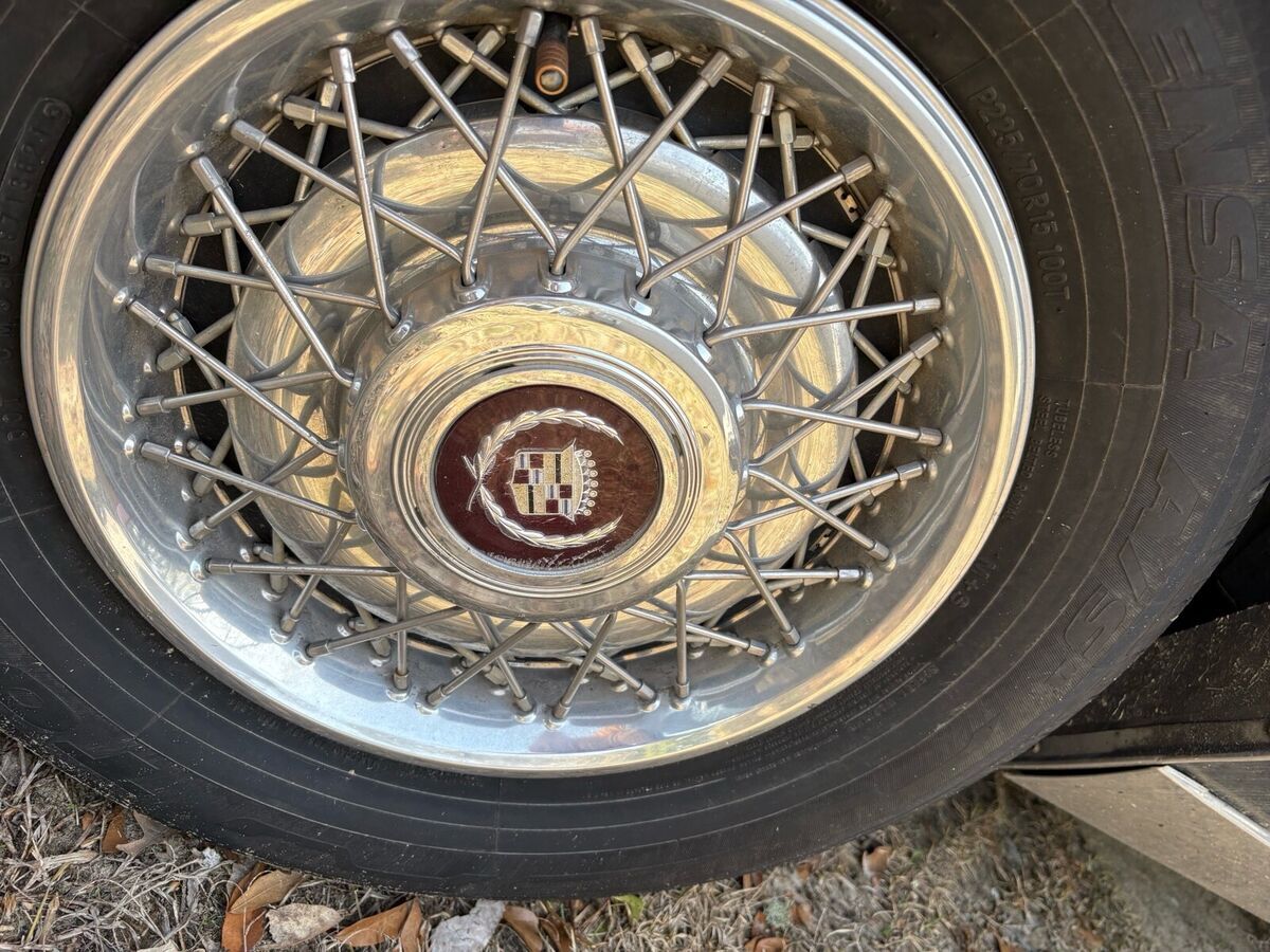 1989 Cadillac Brougham - photo 3