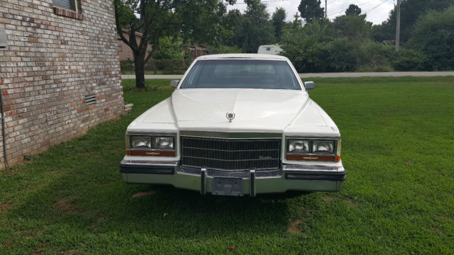 1989 Cadillac Brougham - photo 2
