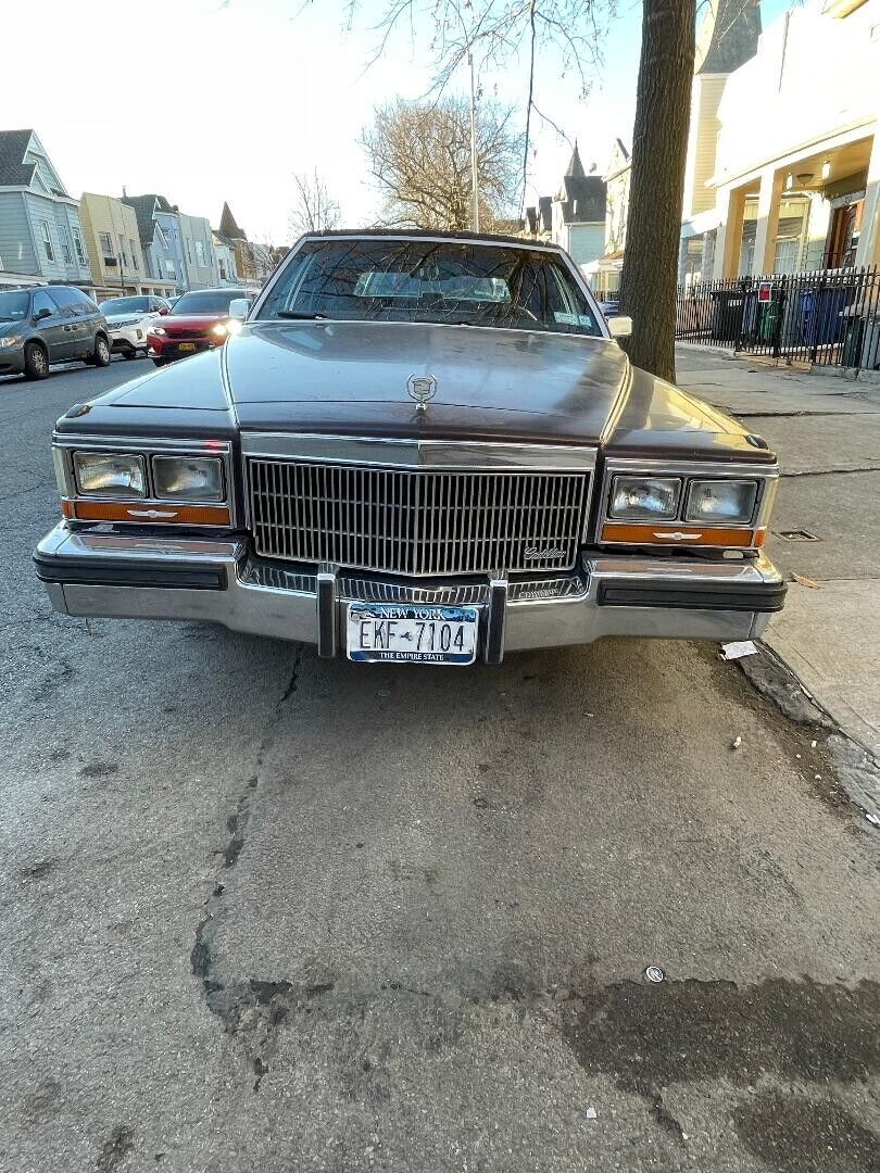 1989 Cadillac Brougham d'Elegance Fleetwood Classic Vintage (Running Well) - photo 2