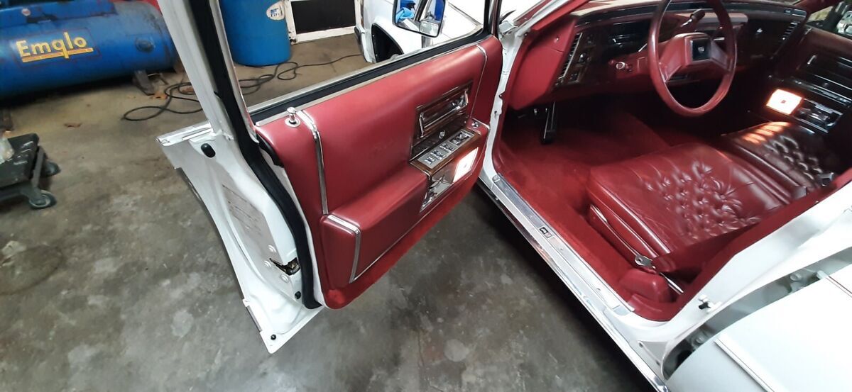 1989 Cadillac Brougham - photo 10