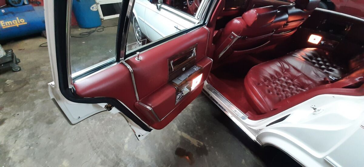 1989 Cadillac Brougham - photo 12