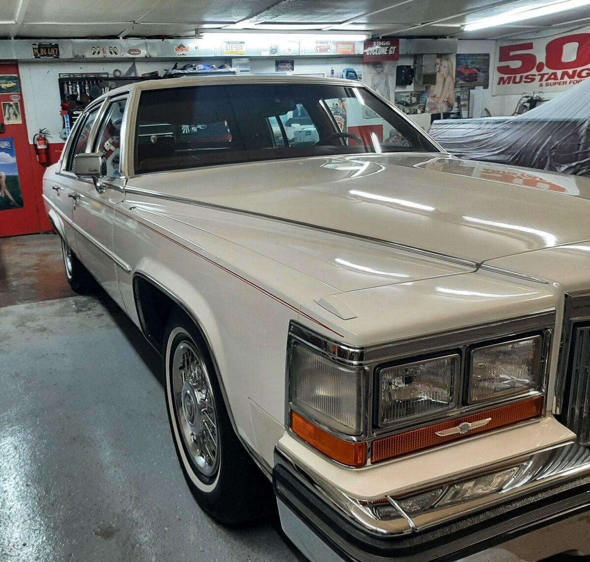 1989 Cadillac Brougham - photo 4