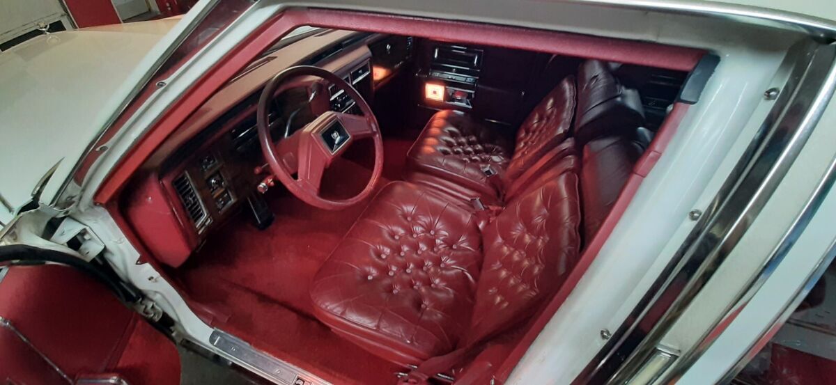 1989 Cadillac Brougham - photo 7
