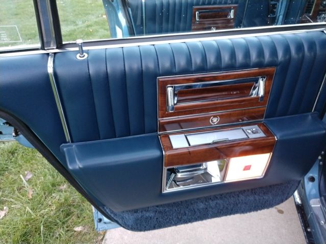 1989 Cadillac Brougham - photo 11