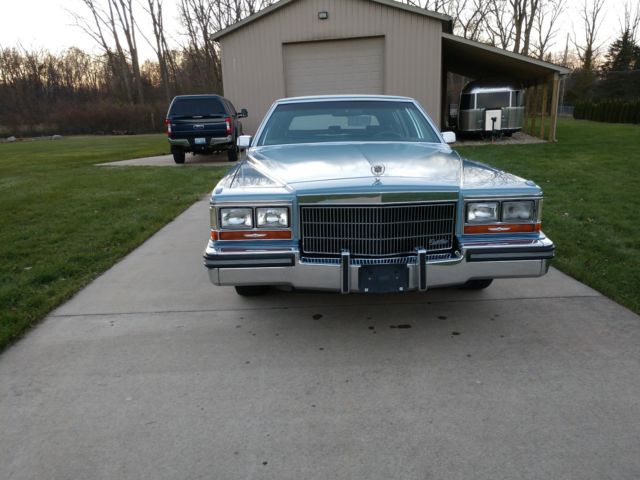 1989 Cadillac Brougham - photo 3