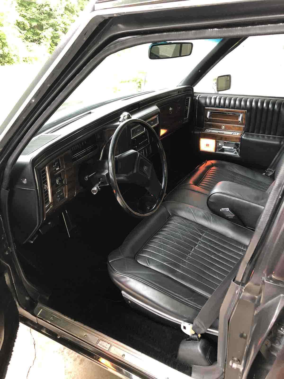 1989 Cadillac Brougham Hearse - photo 6