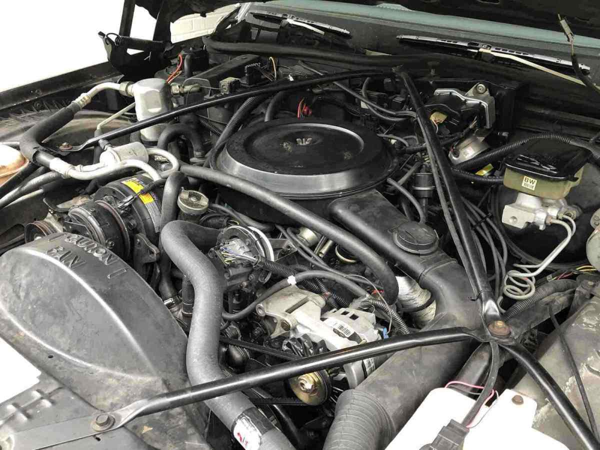 1989 Cadillac Brougham Hearse - photo 8