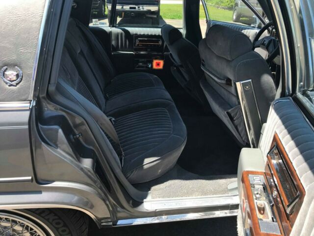 1989 Cadillac Brougham - photo 10