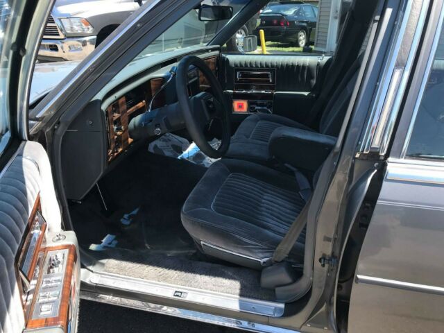 1989 Cadillac Brougham - photo 12