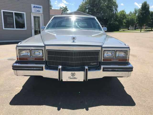 1989 Cadillac Brougham - photo 2