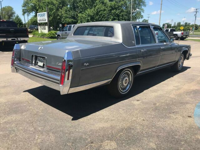 1989 Cadillac Brougham - photo 6