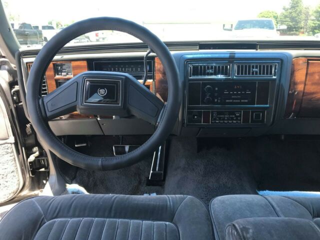 1989 Cadillac Brougham - photo 8