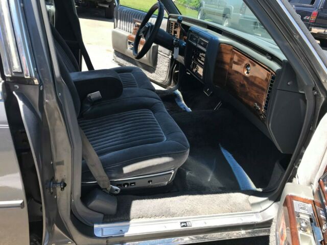 1989 Cadillac Brougham - photo 9