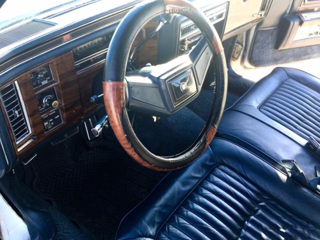 1989 Cadillac Brougham - photo 11