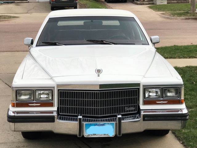 1989 Cadillac Brougham - photo 2