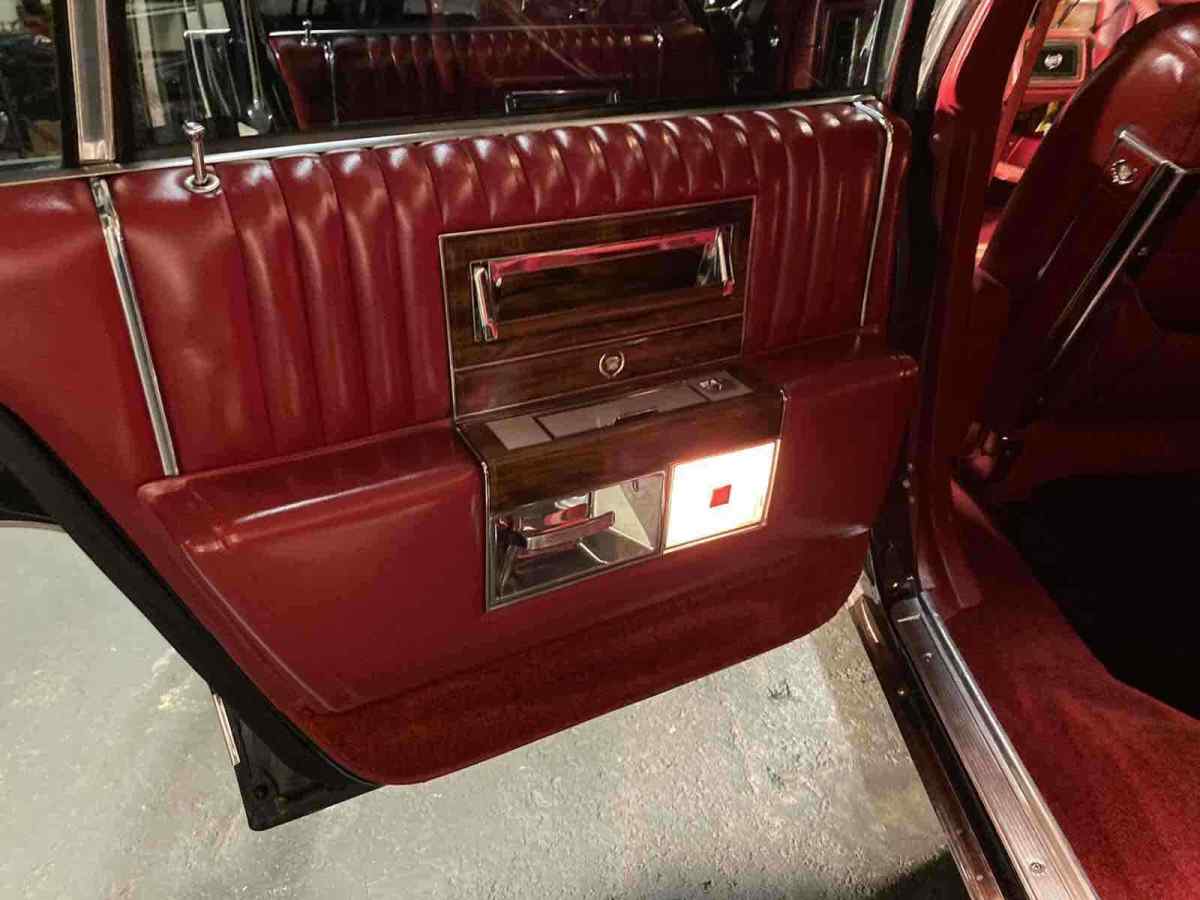1989 Cadillac Brougham - photo 12