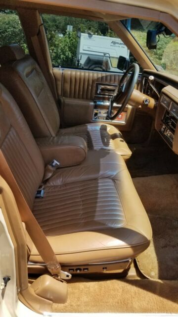 1989 Cadillac Brougham Sedan - photo 11