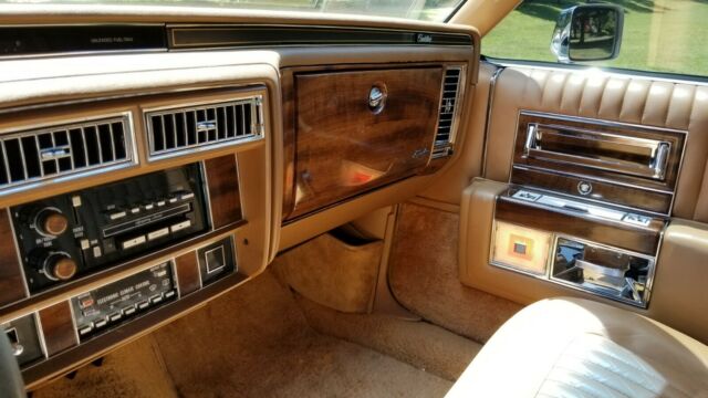 1989 Cadillac Brougham Sedan - photo 7