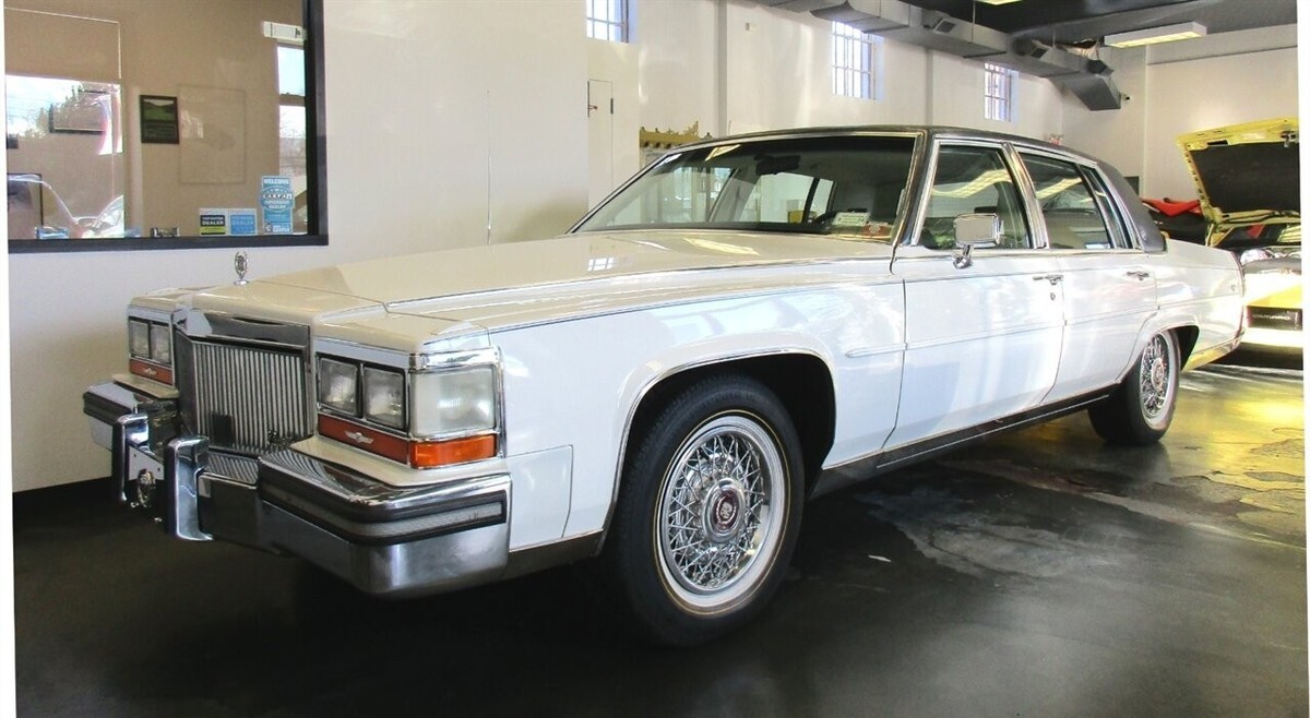 1989 Cadillac Brougham Sedan White on White Blue Top Stunning Classic Must See 1989 Brougham
