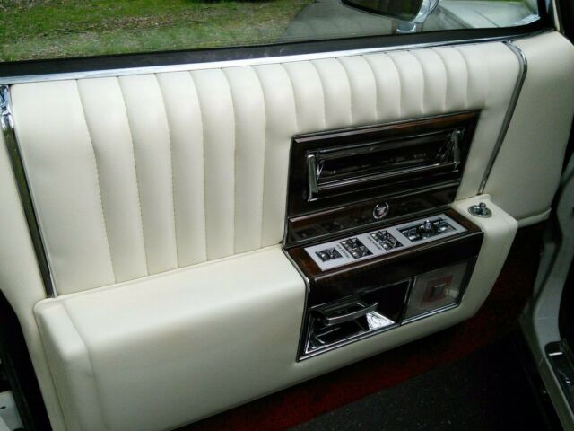 1989 Cadillac Brougham Leather - photo 9