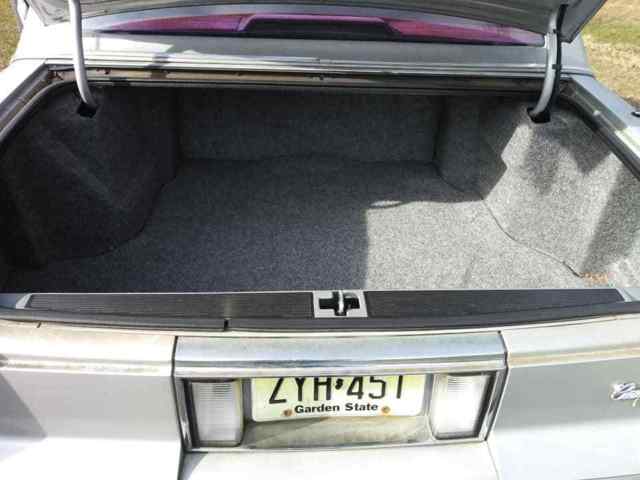 1989 Cadillac DeVille Sedan - photo 10