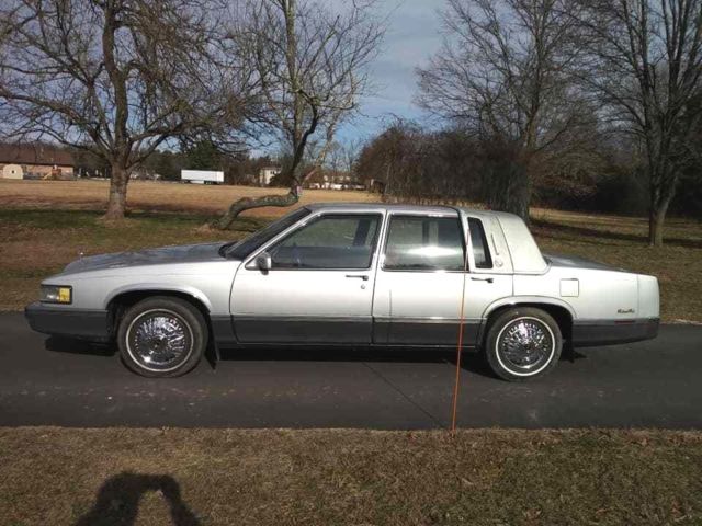 1989 Cadillac DeVille Sedan - photo 2