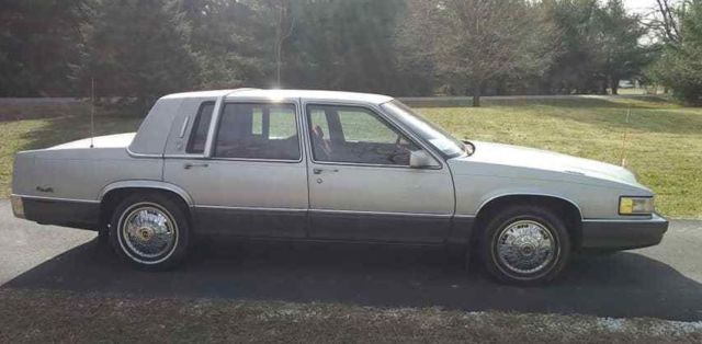 1989 Cadillac DeVille Sedan - photo 3