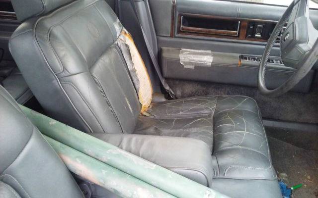 1989 Cadillac DeVille 4dr Sedan - photo 7