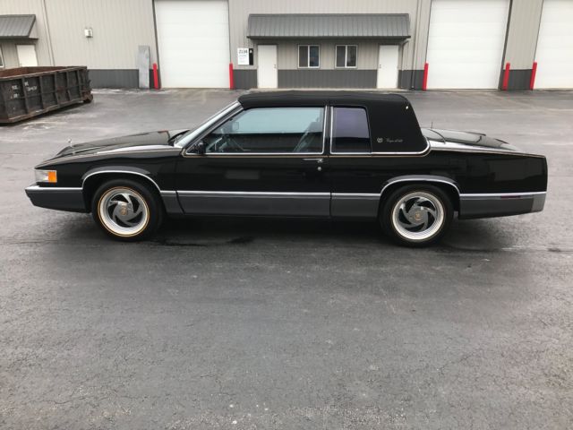 1989 CADILLAC DEVILLE BLACK 2 DOOR COUPE ONLY 26,000 MILES !!!! 1989 Cadillac DeVille BASE COUPE 2- DOOR