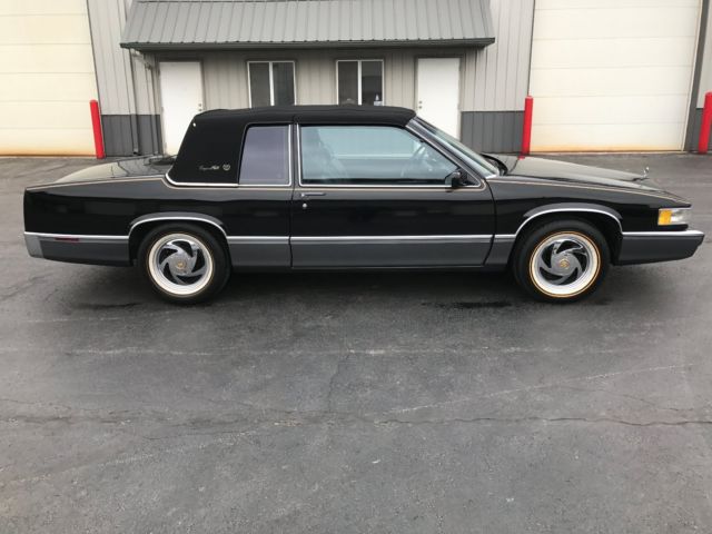 1989 Cadillac DeVille BASE COUPE 2- DOOR - photo 2