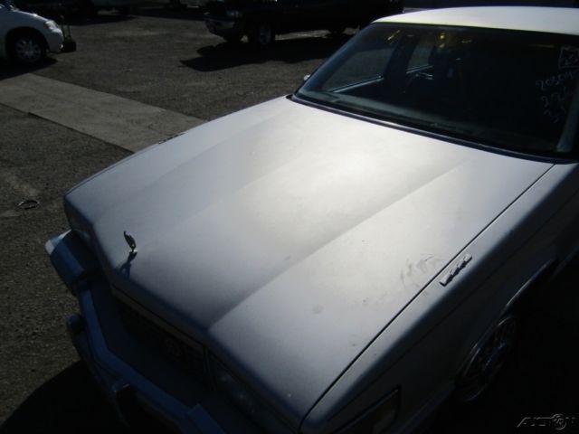 1989 Cadillac DeVille Base Sedan 4-Door - photo 11
