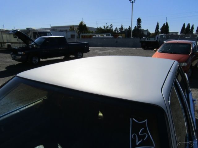 1989 Cadillac DeVille Base Sedan 4-Door - photo 12