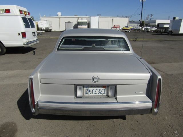 1989 Cadillac DeVille Base Sedan 4-Door - photo 4
