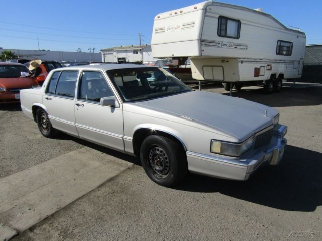 1989 Cadillac DeVille Base Sedan 4-Door - photo 7