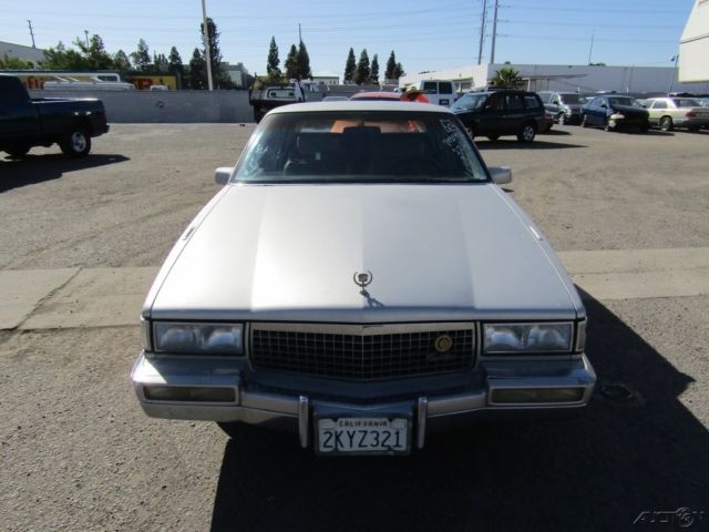 1989 Cadillac DeVille Base Sedan 4-Door - photo 8